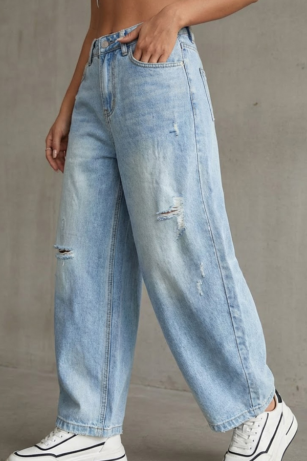 Barrel fit ripped jean Light washed