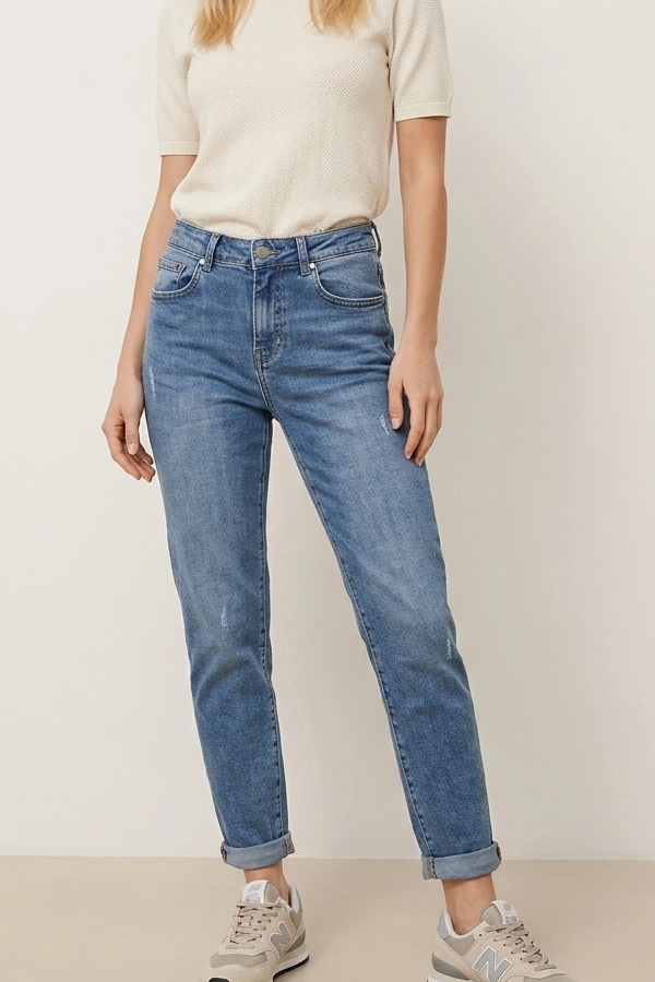 Mom fit high waist light blue jeans με super soft elastic cotton denim