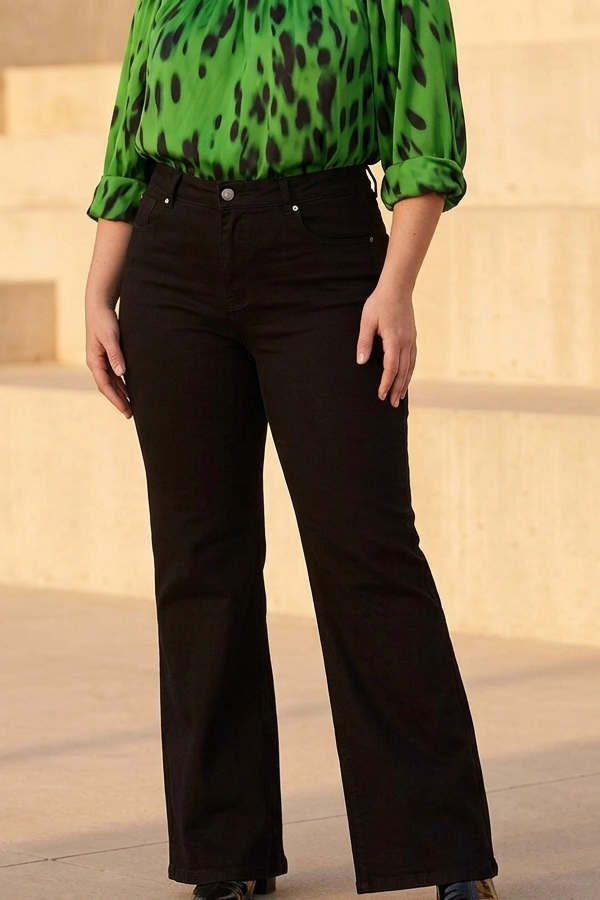 Plus size black wide leg high waist jeans με soft elastic cotton denim