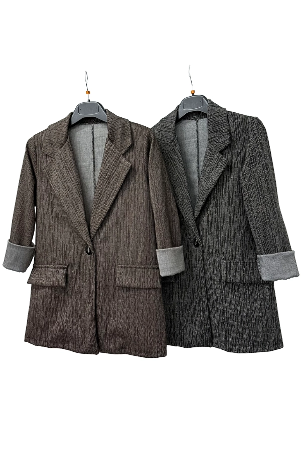 Textured women's blazers in brown and black with turned-up cuffs